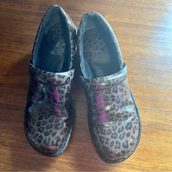 Born Bolo Clogs Women's 8 Leopard Cheetah Faux Patent Leather - Picture 13 of 15